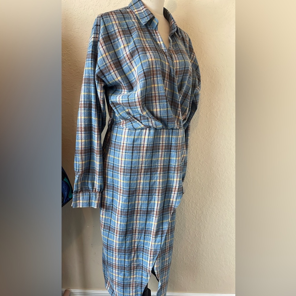 NWT-BOOOHOO Check wrap‎ midi shirt Dress - Picture 2 of 4